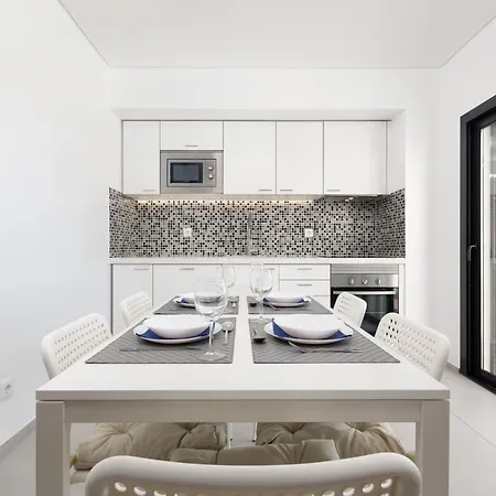 Correeira Luxury Residence T2 C- Albufeira, Pools, Wifi, Bbq, Beach Lejlighed